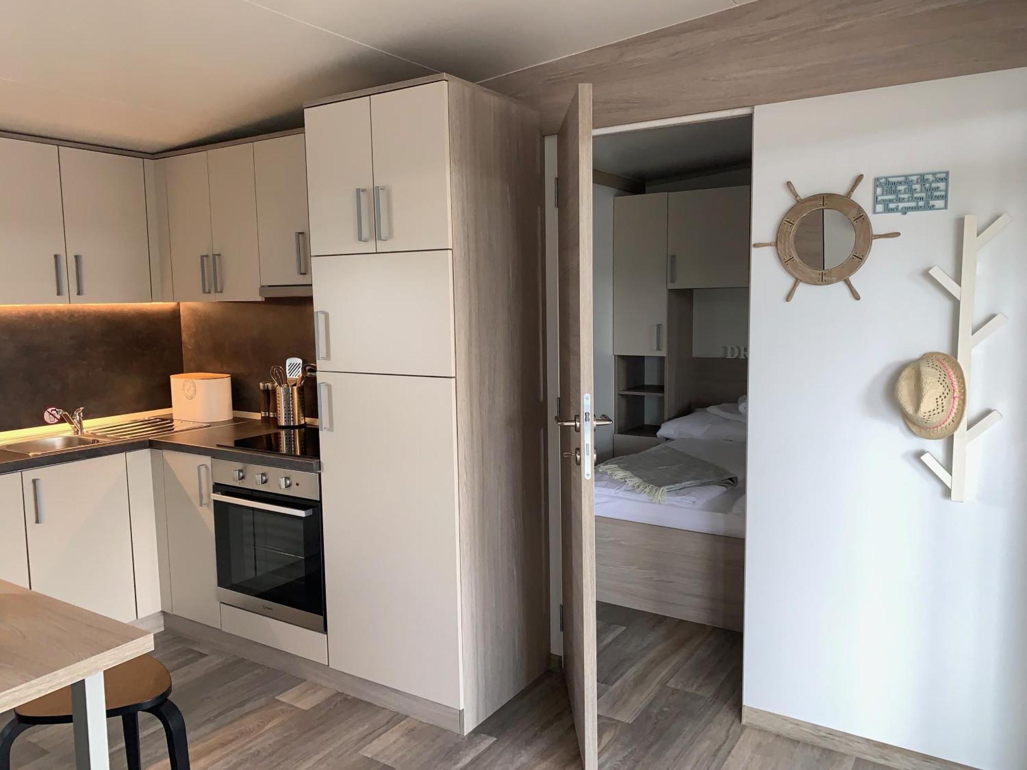 Mobile Home M&M Drage Room photo